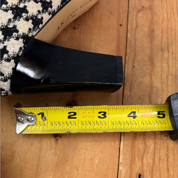 Anne Klein Women’s Pumps Fabric Black White Like Houndstooth Style S. 7.5 M - Picture 9 of 13